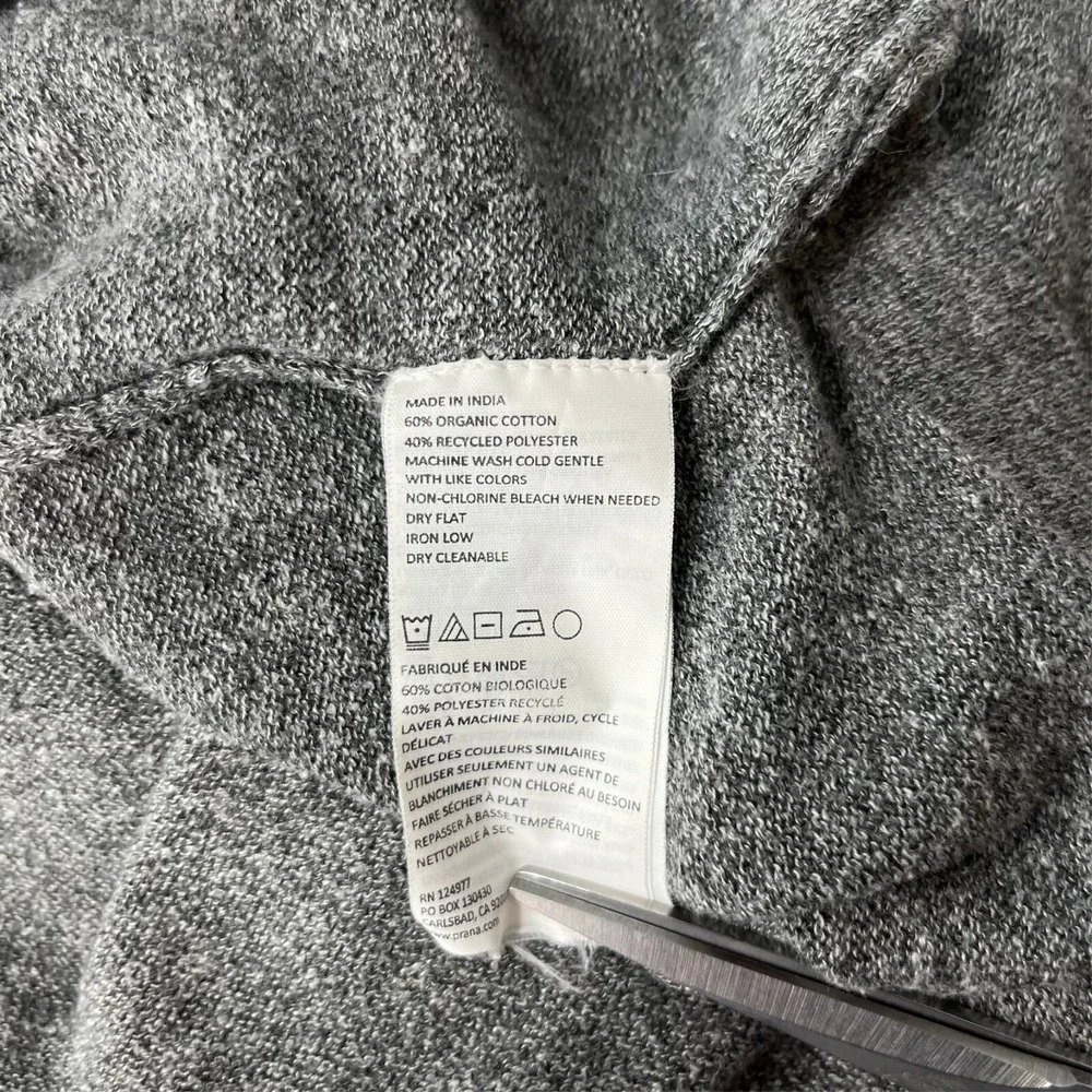 prAna Organic Cotton Knit Sweater Men's M Gray Crew Neck Pullover Logo